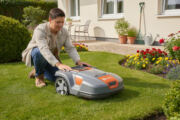 découvrez comment utiliser efficacement le robot tondeuse husqvarna pour entretenir votre jardin facilement et obtenir une pelouse parfaitement coupée.